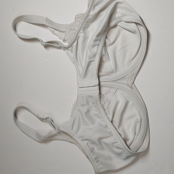 Lilyette Comfort Lace Minimizer White Women’s Bra 40D - Picture 2 of 7